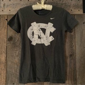 Women’s S NIKE NC TARHEELS Gray Slim Fit Short Sleeve Tee Shirt EXC